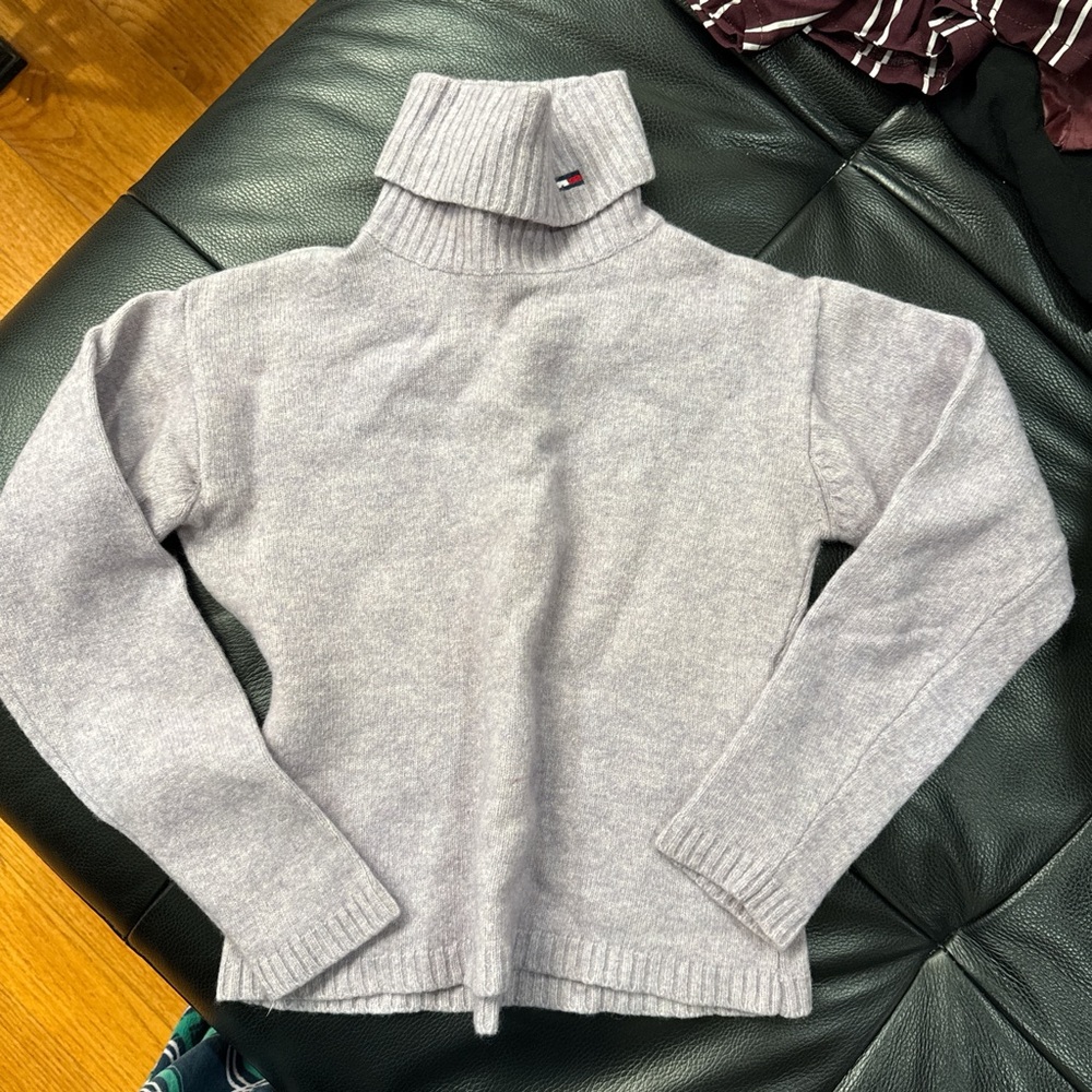 Tommy Hilfiger Women's Light Gray Cowl Neck Sweater